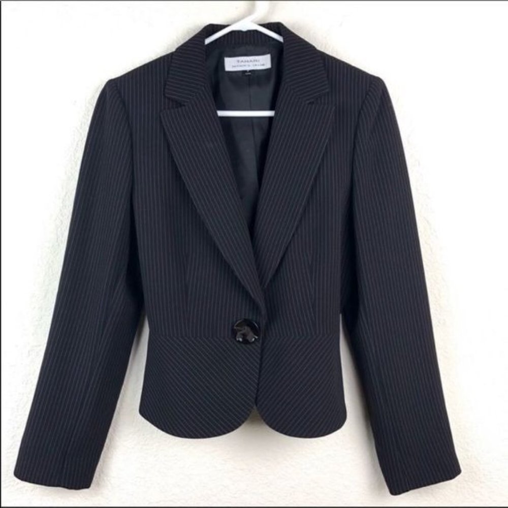 Tahari by Arthur S. Levine pinstriped jacket Size 8 Dark brown